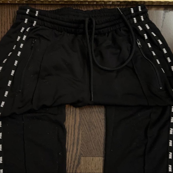 Victoria Secret - Picture 2 of 2